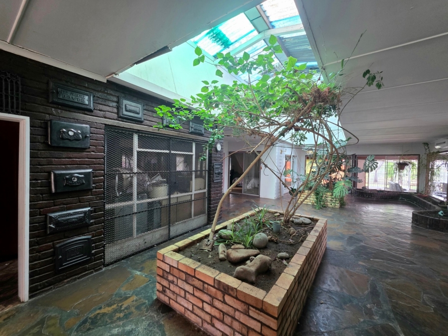 6 Bedroom Property for Sale in Rodenbeck Free State